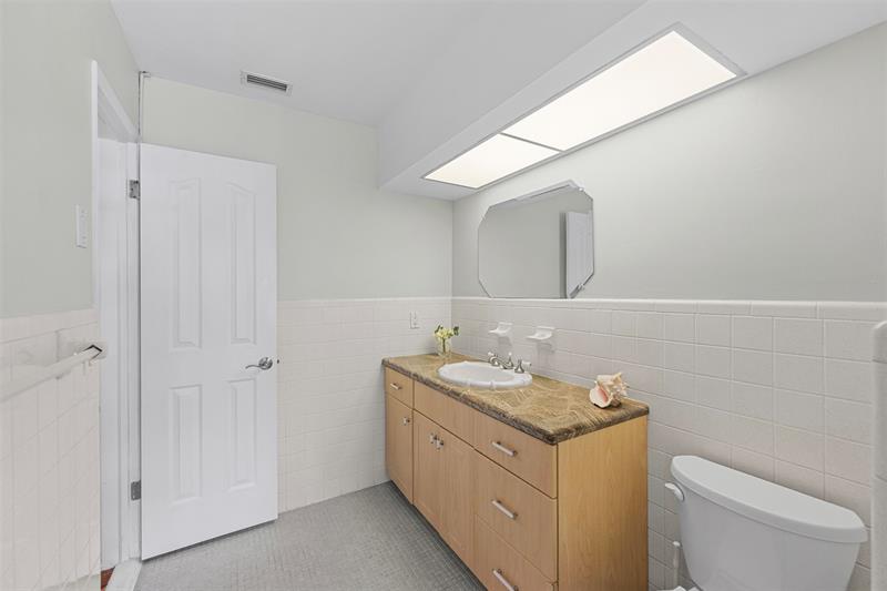 Image 32 of 57 For 5284 18th Terrace