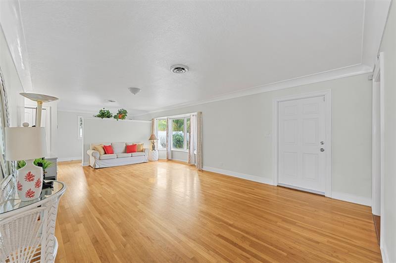 Image 6 of 57 For 5284 18th Terrace