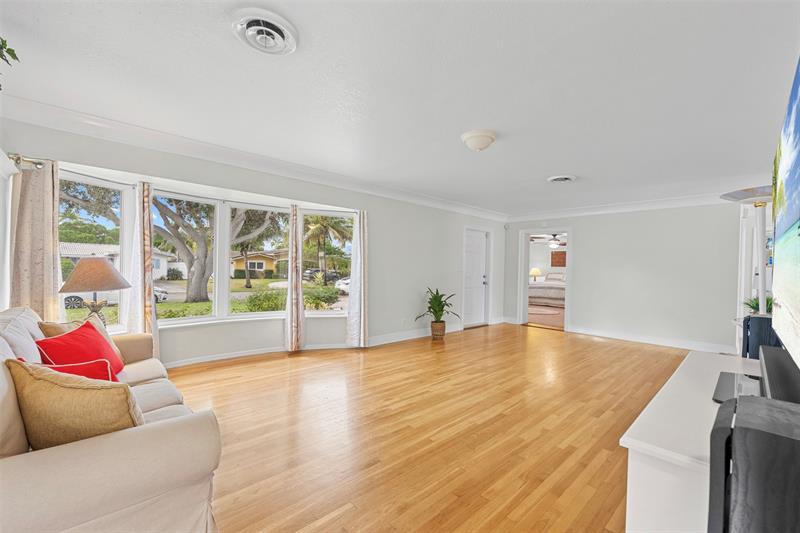 Image 8 of 57 For 5284 18th Terrace