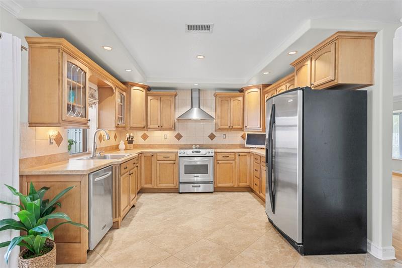 Image 9 of 57 For 5284 18th Terrace