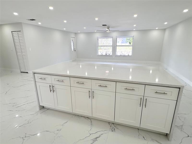 Image 6 of 17 For 9900 39th Ct