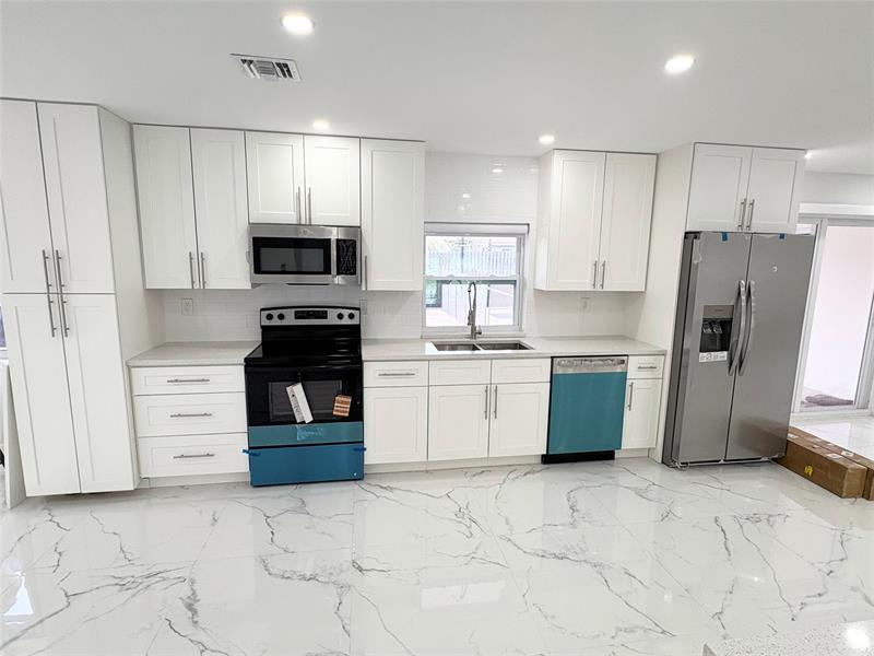 Image 8 of 17 For 9900 39th Ct