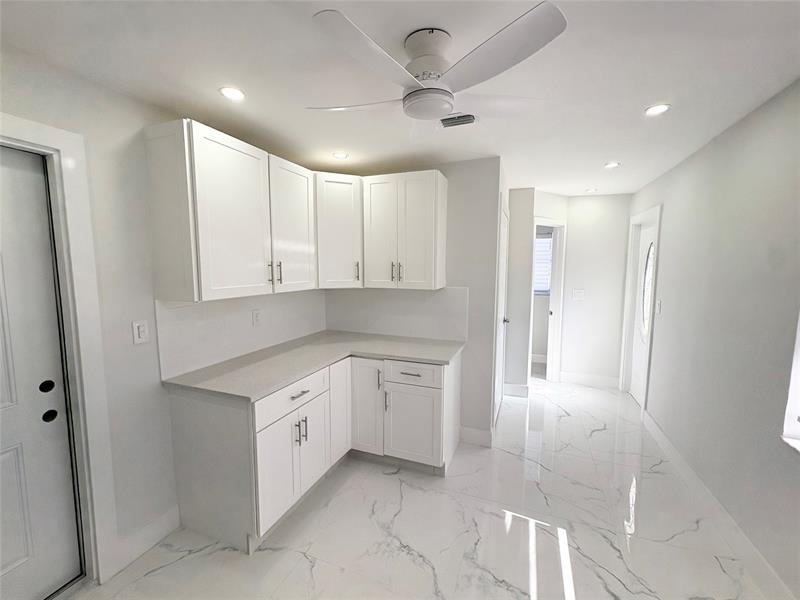 Image 9 of 17 For 9900 39th Ct