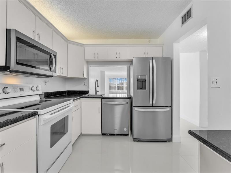 Image 3 of 24 For 3000 42nd Ave  B408