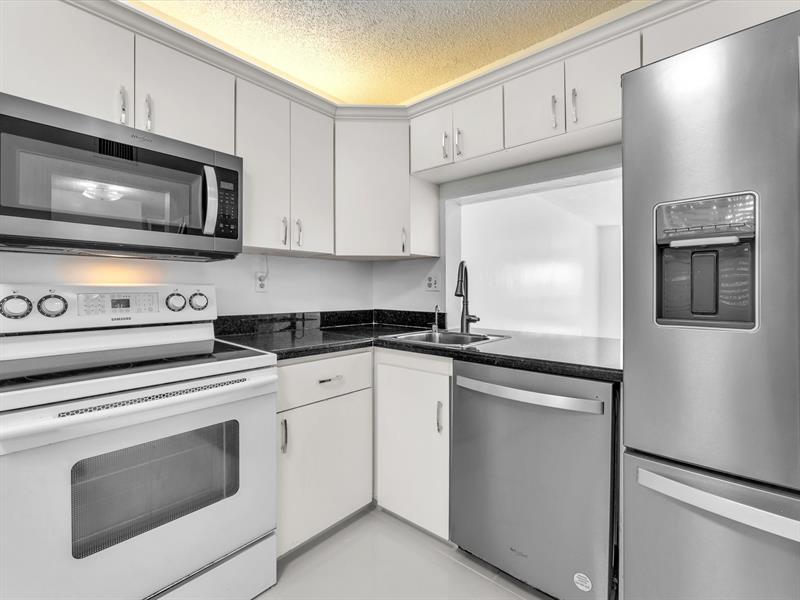 Image 4 of 24 For 3000 42nd Ave  B408