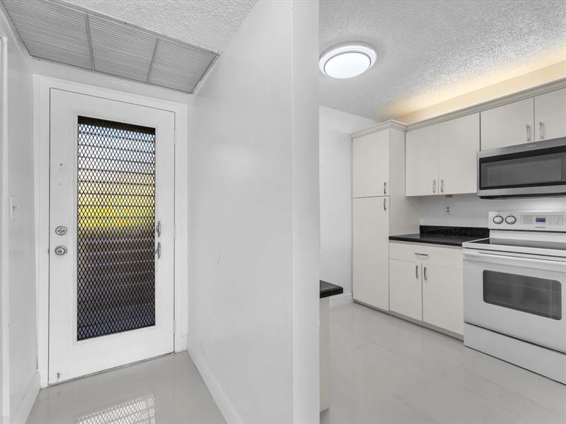 Image 7 of 24 For 3000 42nd Ave  B408