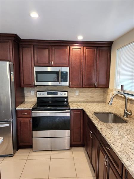 Details for 651 University Dr  23, Plantation, FL 33324