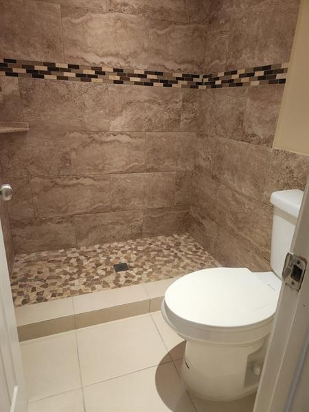 Image 12 of 16 For 651 University Dr  23