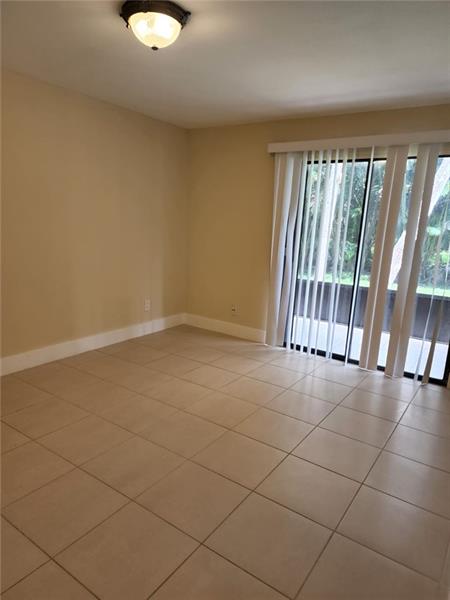 Image 16 of 16 For 651 University Dr  23