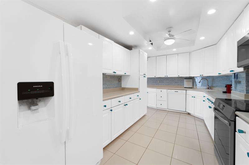 Image 8 of 30 For 111 Pompano Beach Blvd 1403