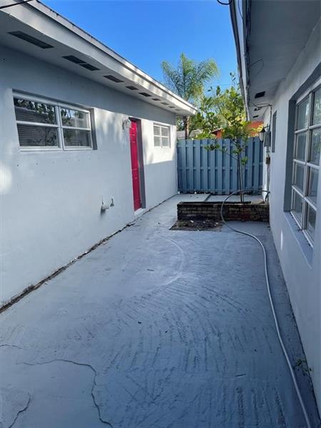 Image 12 of 14 For 3361 16th Ave 2