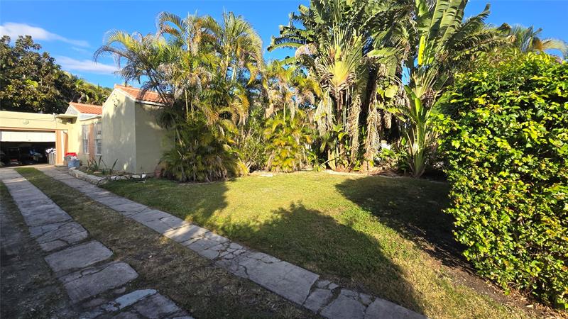 Image 4 of 9 For 9600 Miami Ave