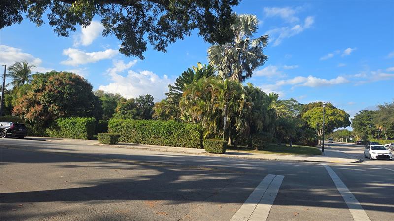 Image 8 of 9 For 9600 Miami Ave