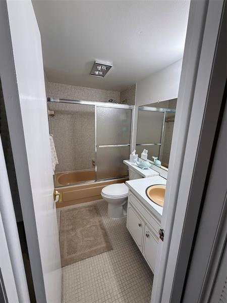 Image 14 of 22 For 4117 Bougainvilla Dr  209