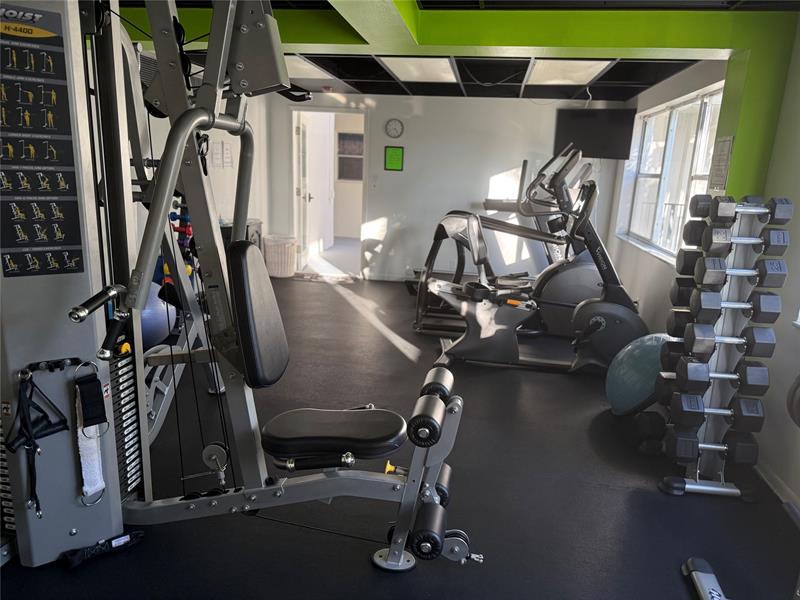 Image 16 of 22 For 4117 Bougainvilla Dr  209