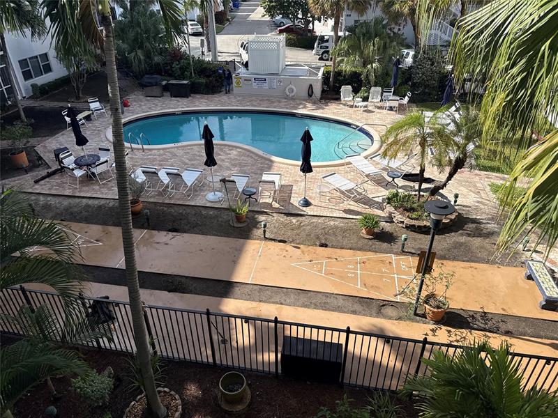 Image 20 of 22 For 4117 Bougainvilla Dr  209