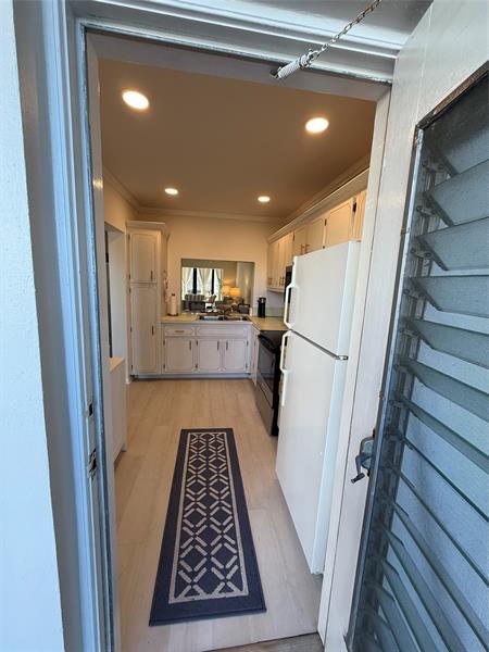 Image 9 of 22 For 4117 Bougainvilla Dr  209