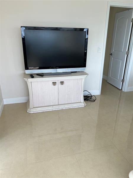 Image 5 of 18 For 3800 Galt Ocean Drive  1515