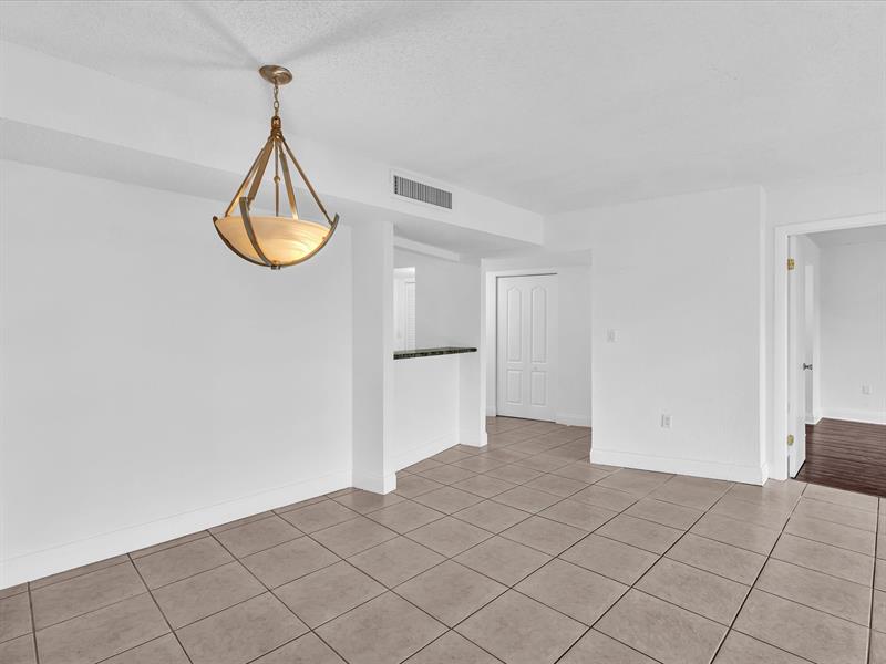 Details for 4255 University Dr  308, Sunrise, FL 33351