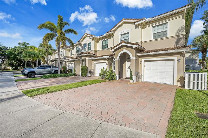 Details for 81 Legacy Ct, Delray Beach, FL 33445