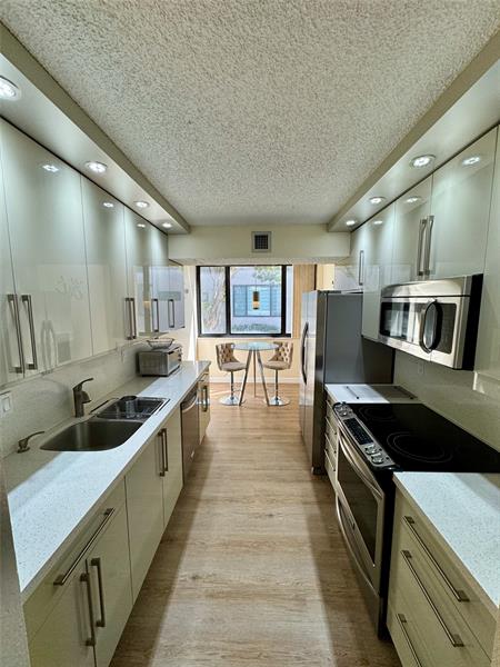 Details for 9585 1st Ct  9585, Coral Springs, FL 33071