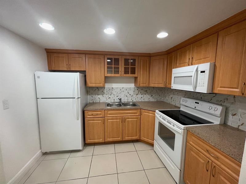 Details for 9365 Fontainebleau Blvd  E117, Miami, FL 33172