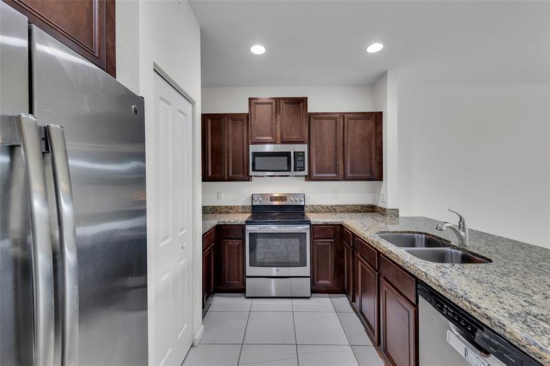 Details for 4234 Dixie Hwy  122, Oakland Park, FL 33334