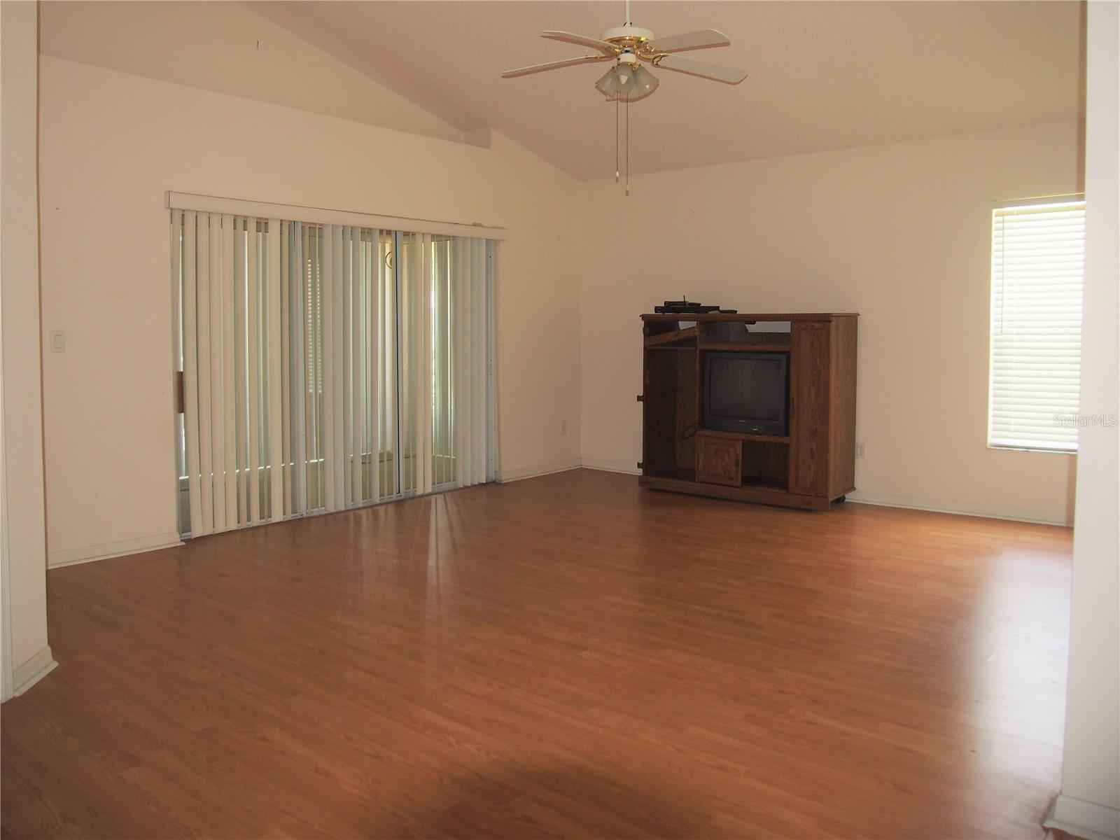 Image 8 of 51 For 3918 Doune Way