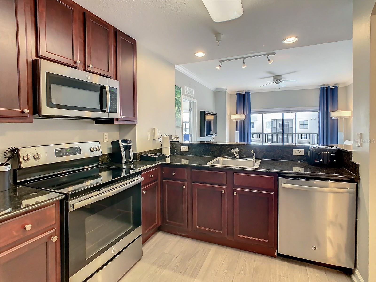 Image 7 of 68 For 14501 Grove Resort Ave  1707