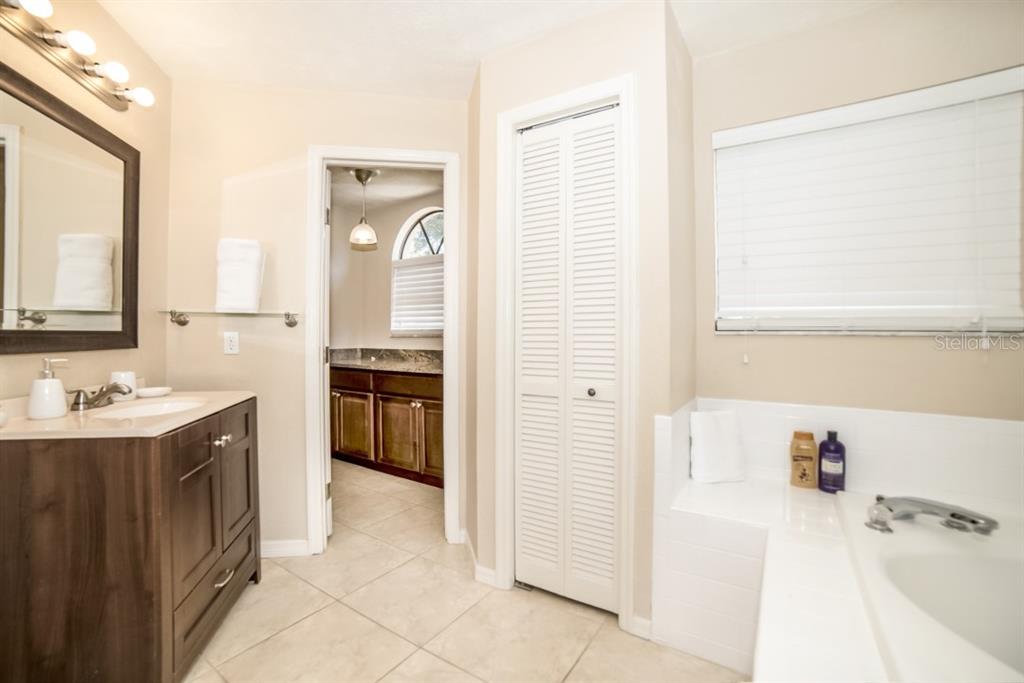 Listing photo id 24 for 1213 Belladonna Drive