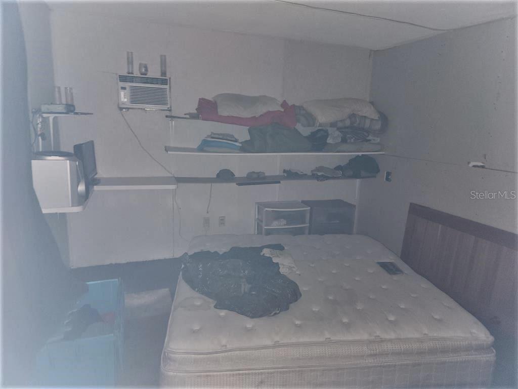 Image 30 of 37 For Holopaw Groves Road