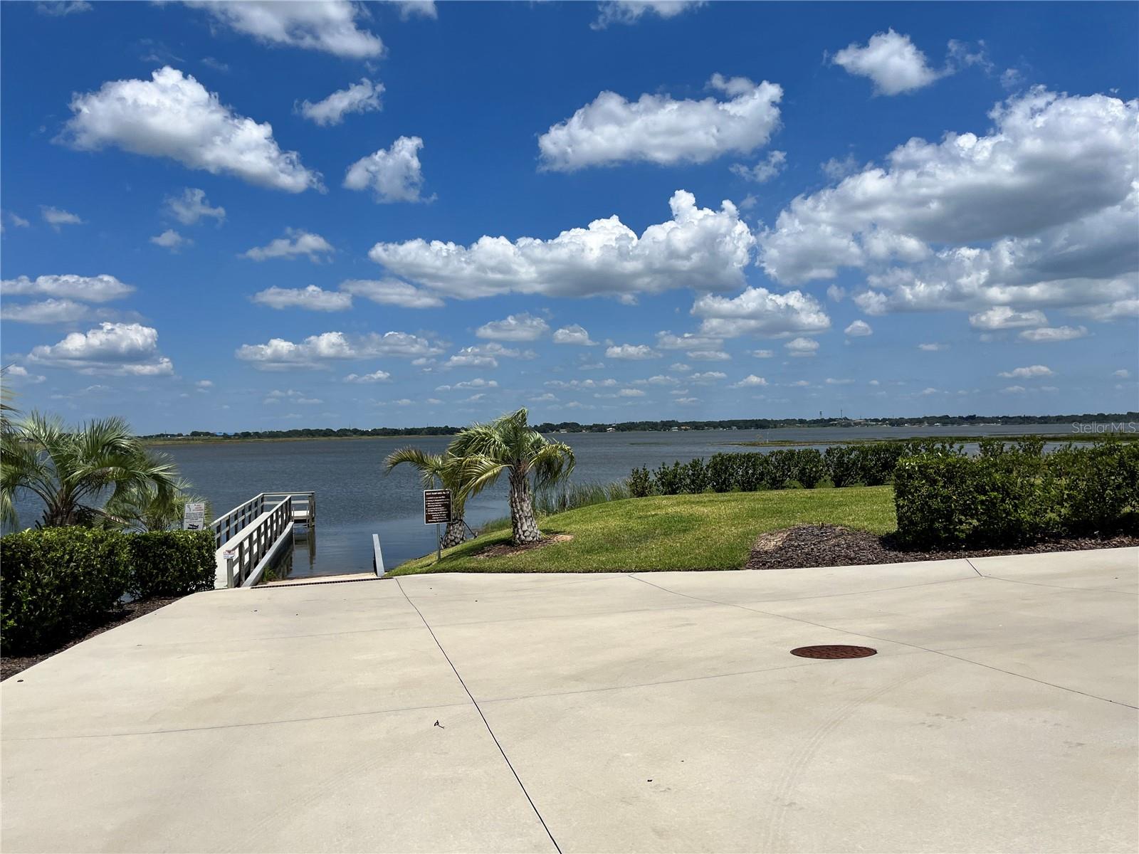 Image 21 of 41 For 344 Caladium Ave