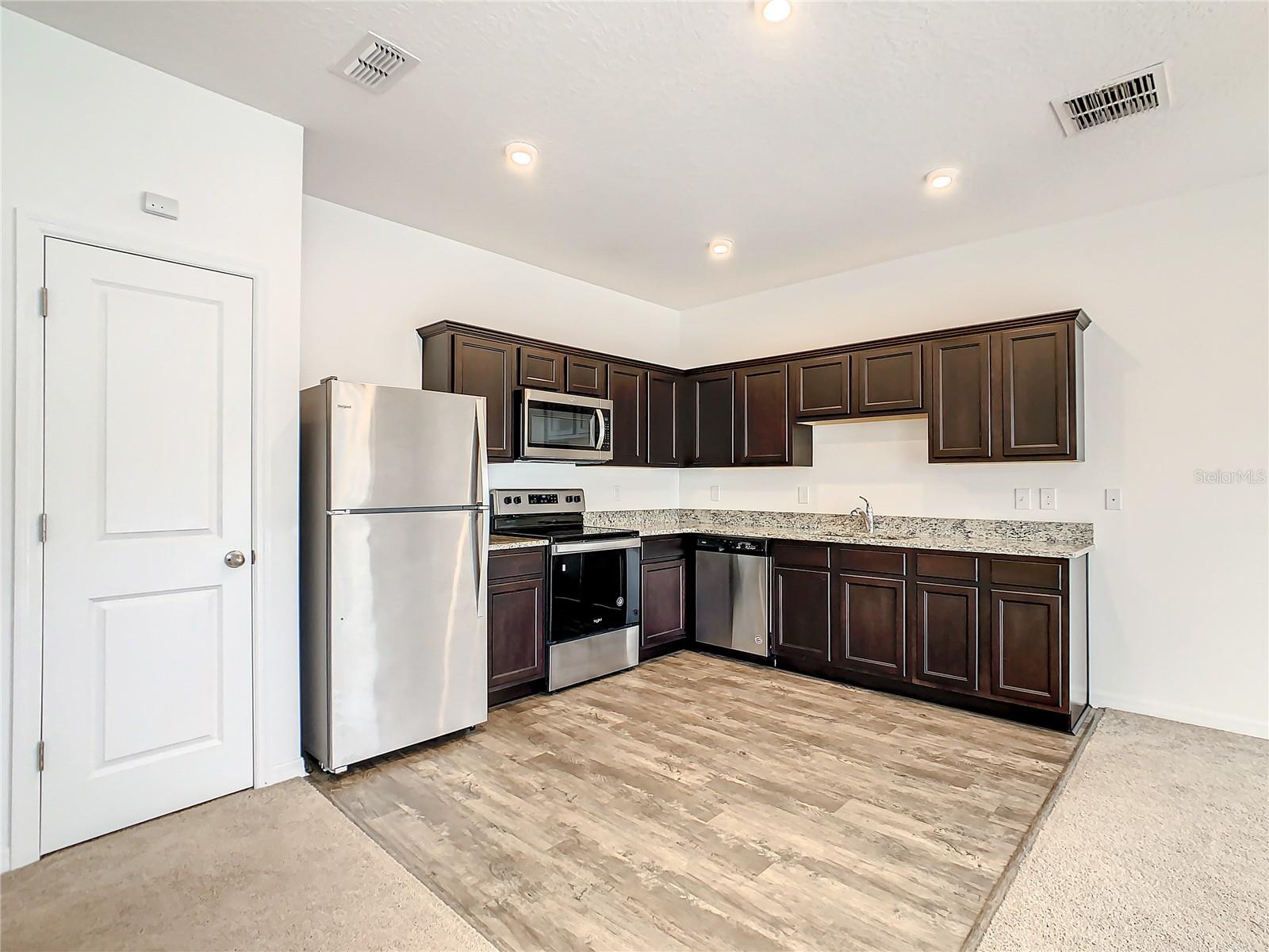 Image 12 of 51 For 888 Grandin Street