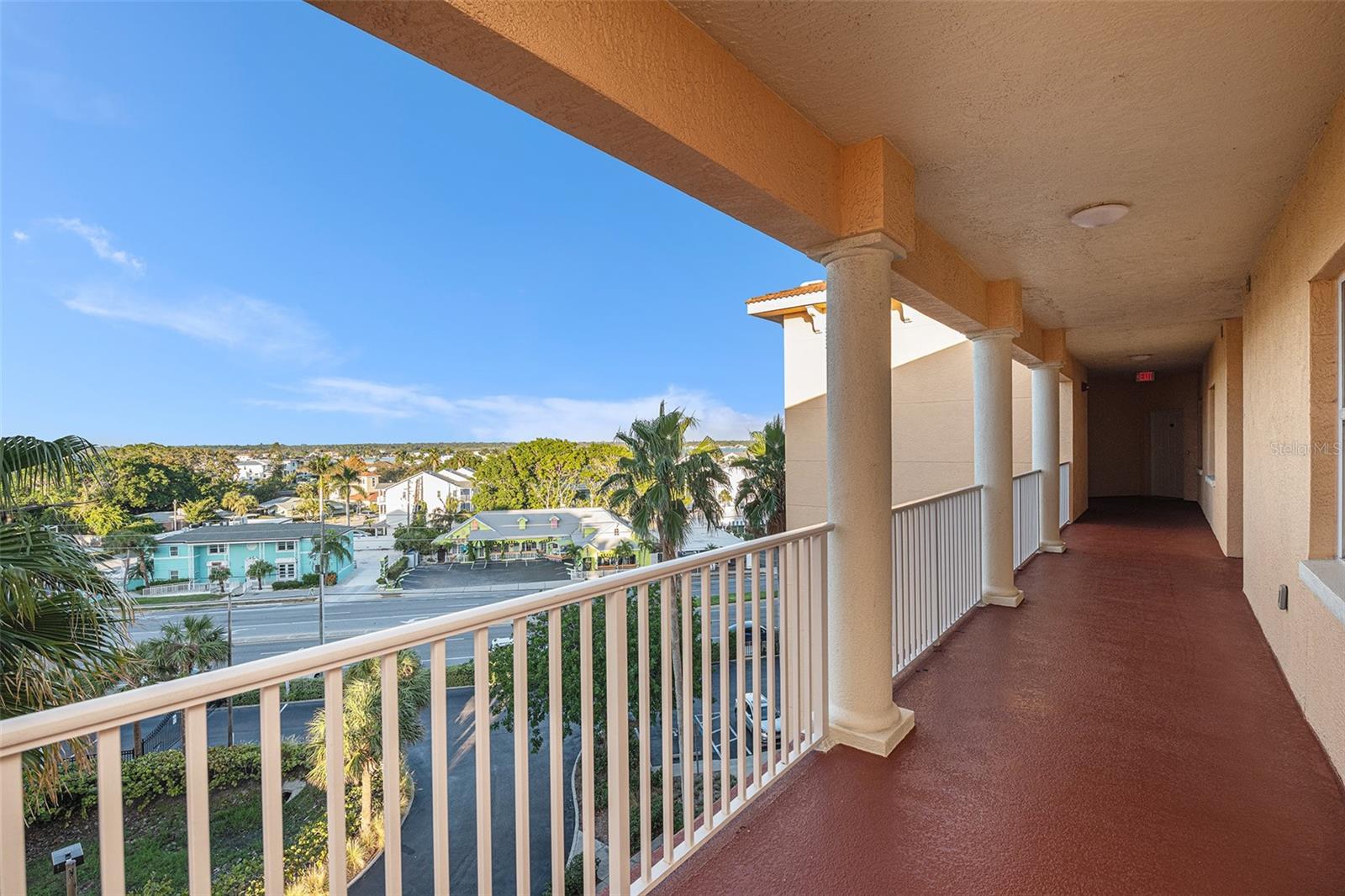 Listing photo id 24 for 16700 Gulf Boulevard 625