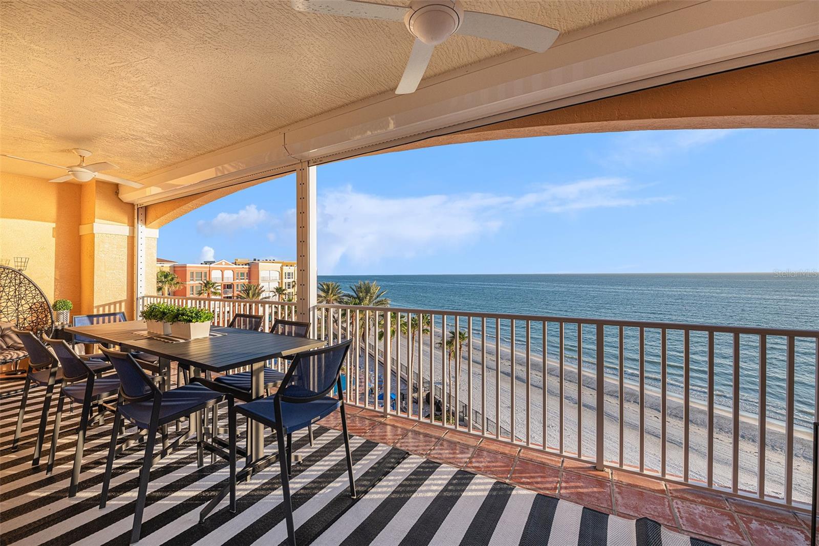 Listing photo id 25 for 16700 Gulf Boulevard 625