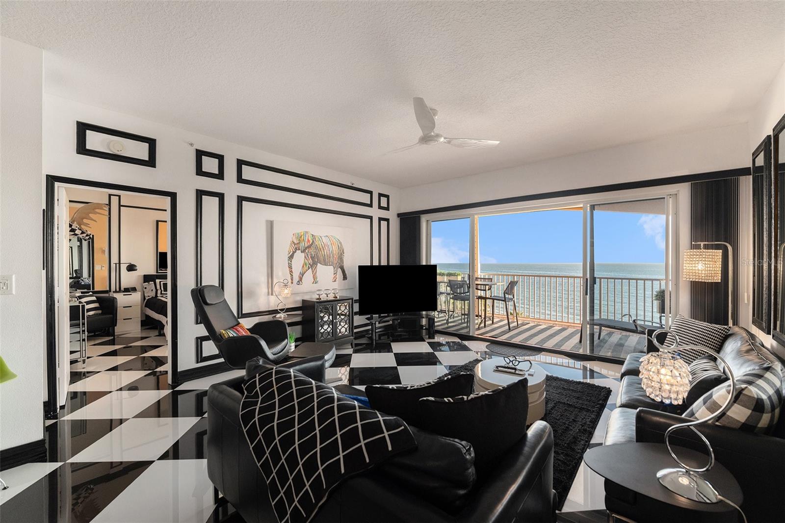 Listing photo id 2 for 16700 Gulf Boulevard 625