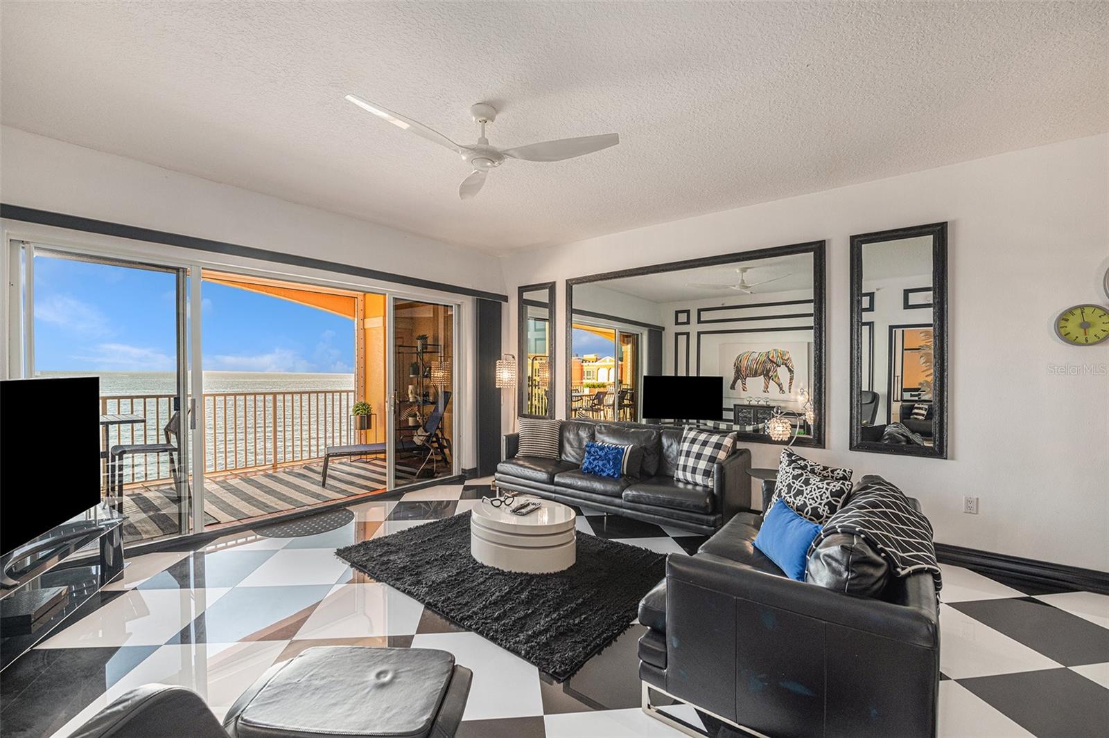 Listing photo id 4 for 16700 Gulf Boulevard 625