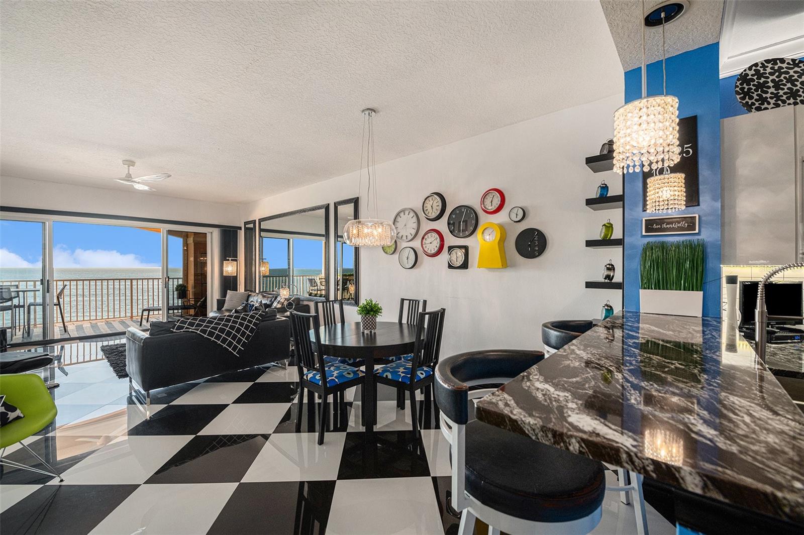 Listing photo id 7 for 16700 Gulf Boulevard 625