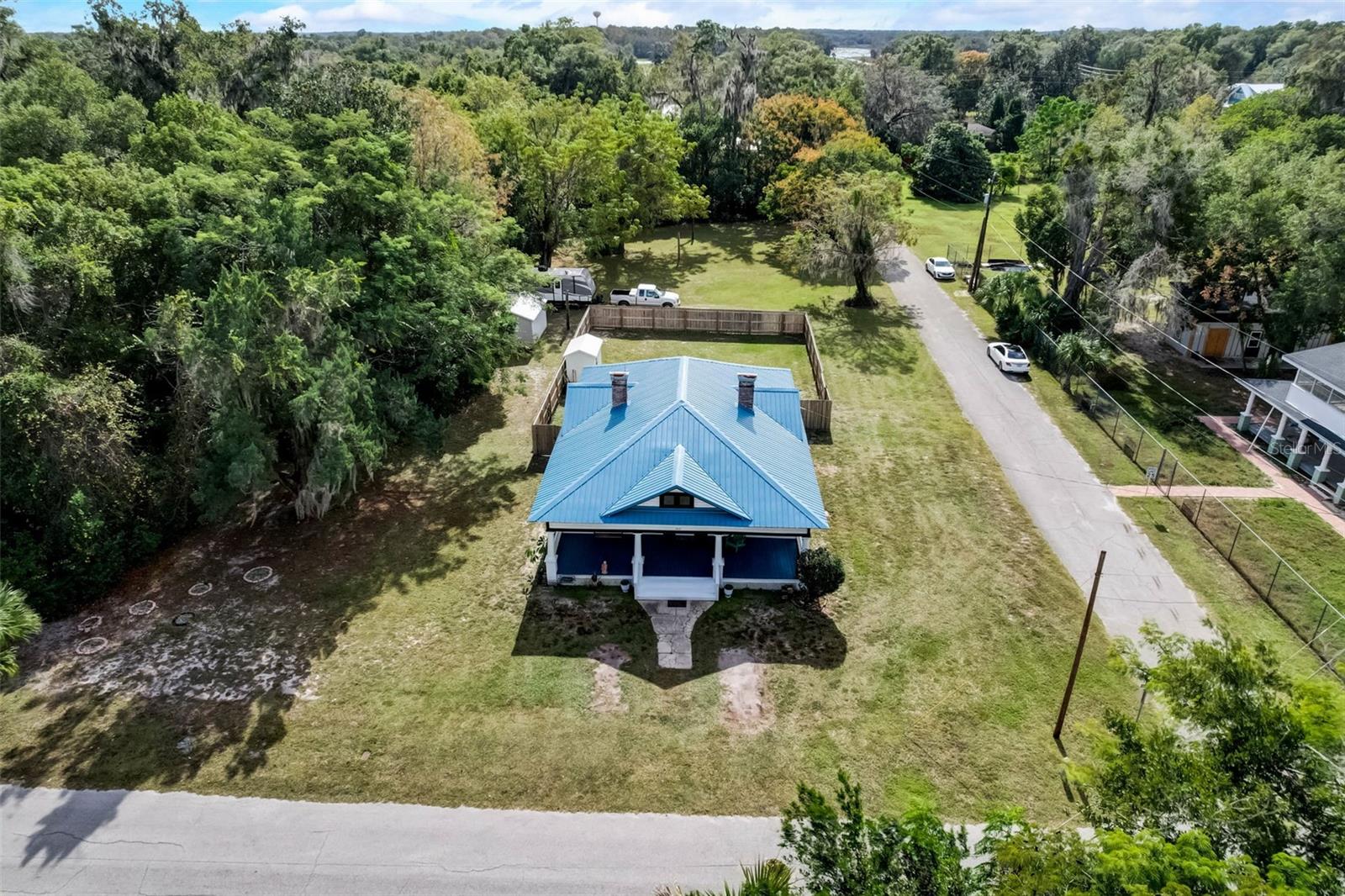 Listing photo id 27 for 3512 Central Avenue