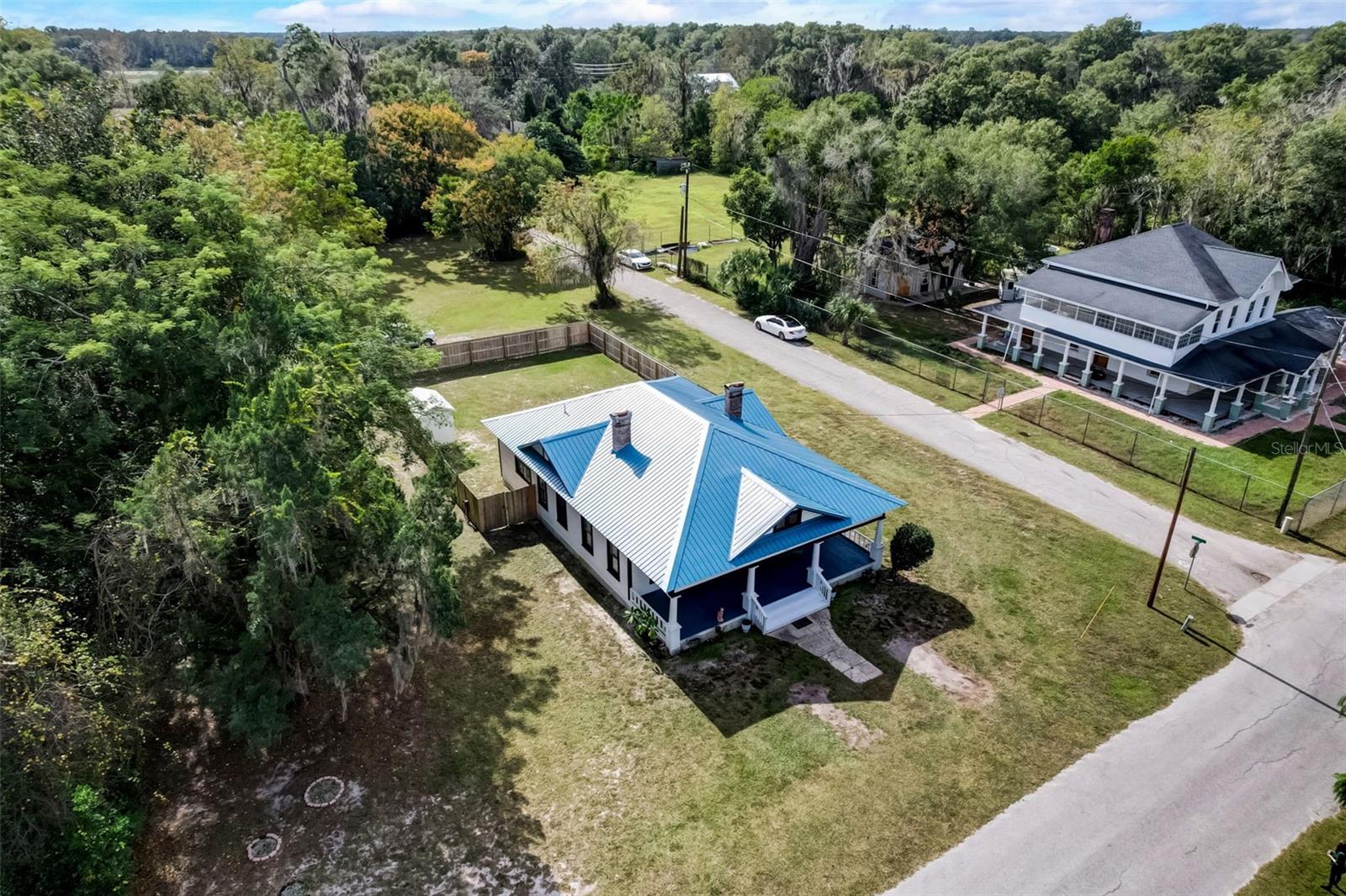 Listing photo id 28 for 3512 Central Avenue