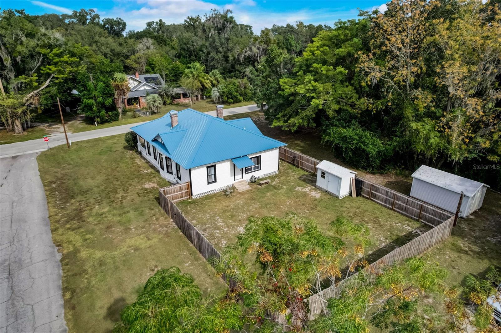 Listing photo id 29 for 3512 Central Avenue