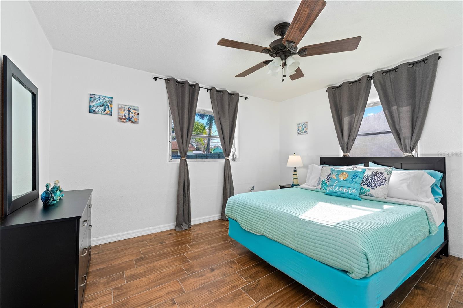 Image 10 of 52 For 2549 Clarendon Avenue