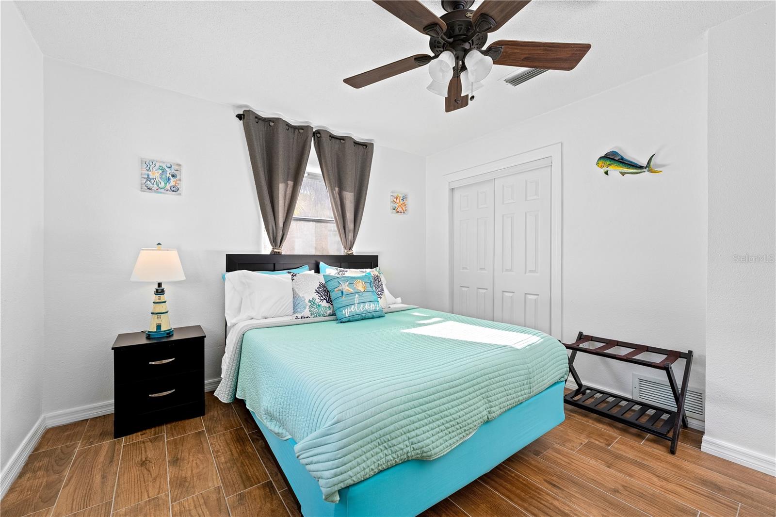 Image 12 of 52 For 2549 Clarendon Avenue