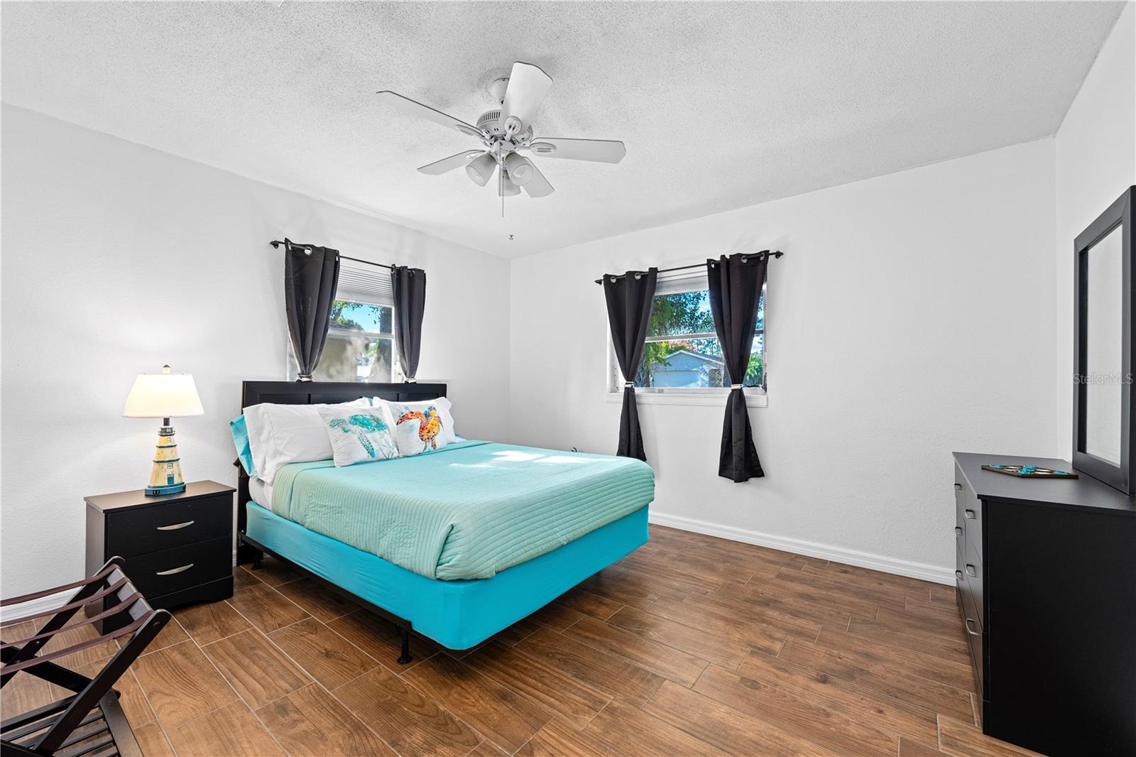 Image 2 of 52 For 2549 Clarendon Avenue