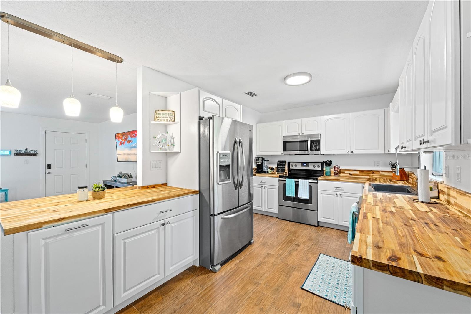 Image 30 of 52 For 2549 Clarendon Avenue