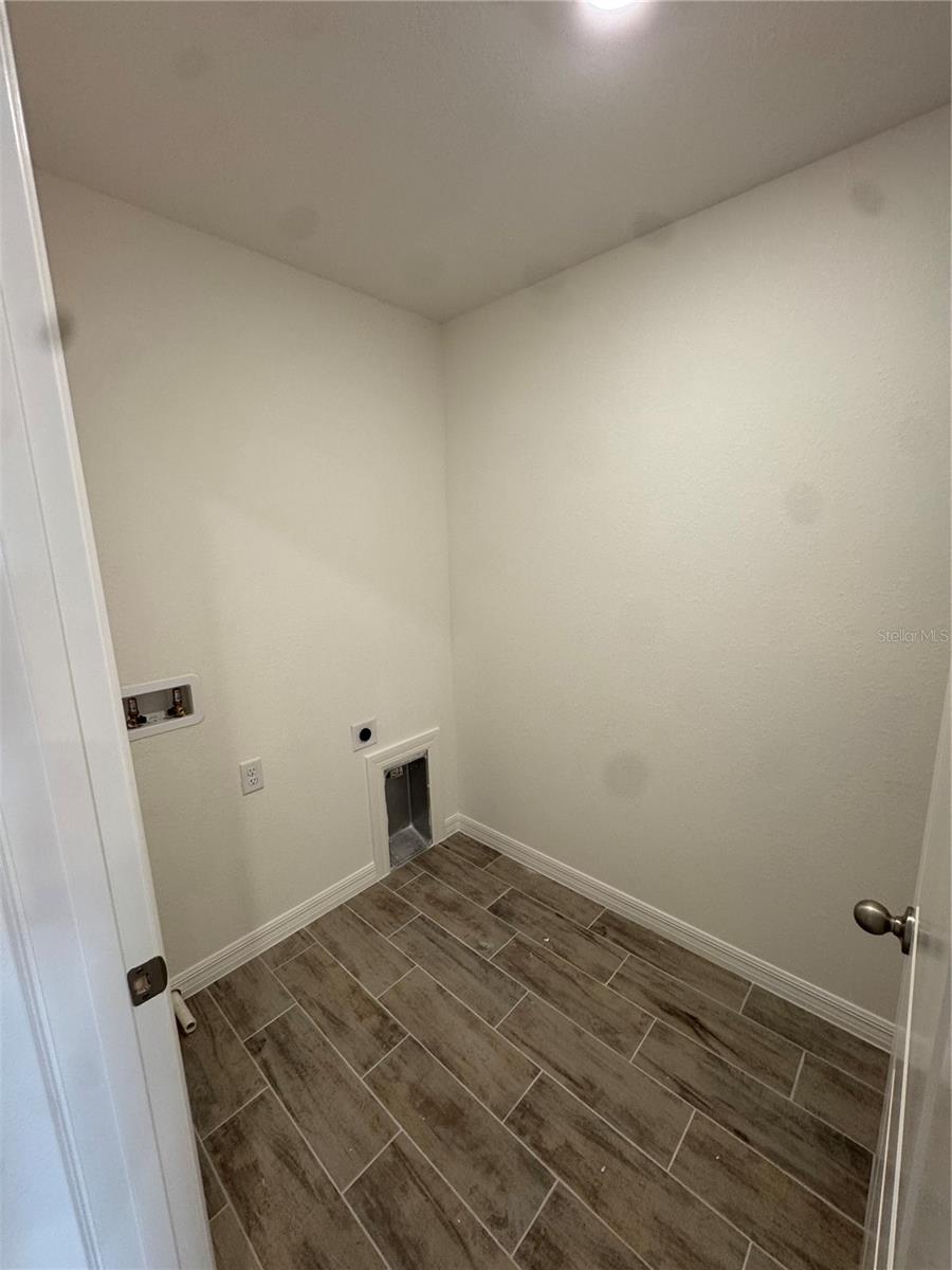 Image 10 of 13 For 25242 Paraguay Street