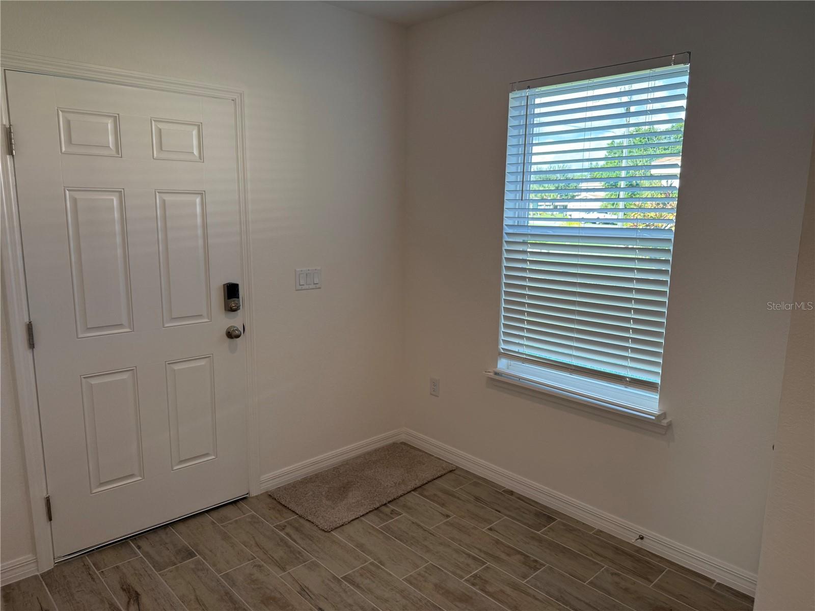 Image 22 of 26 For 25242 Paraguay Street