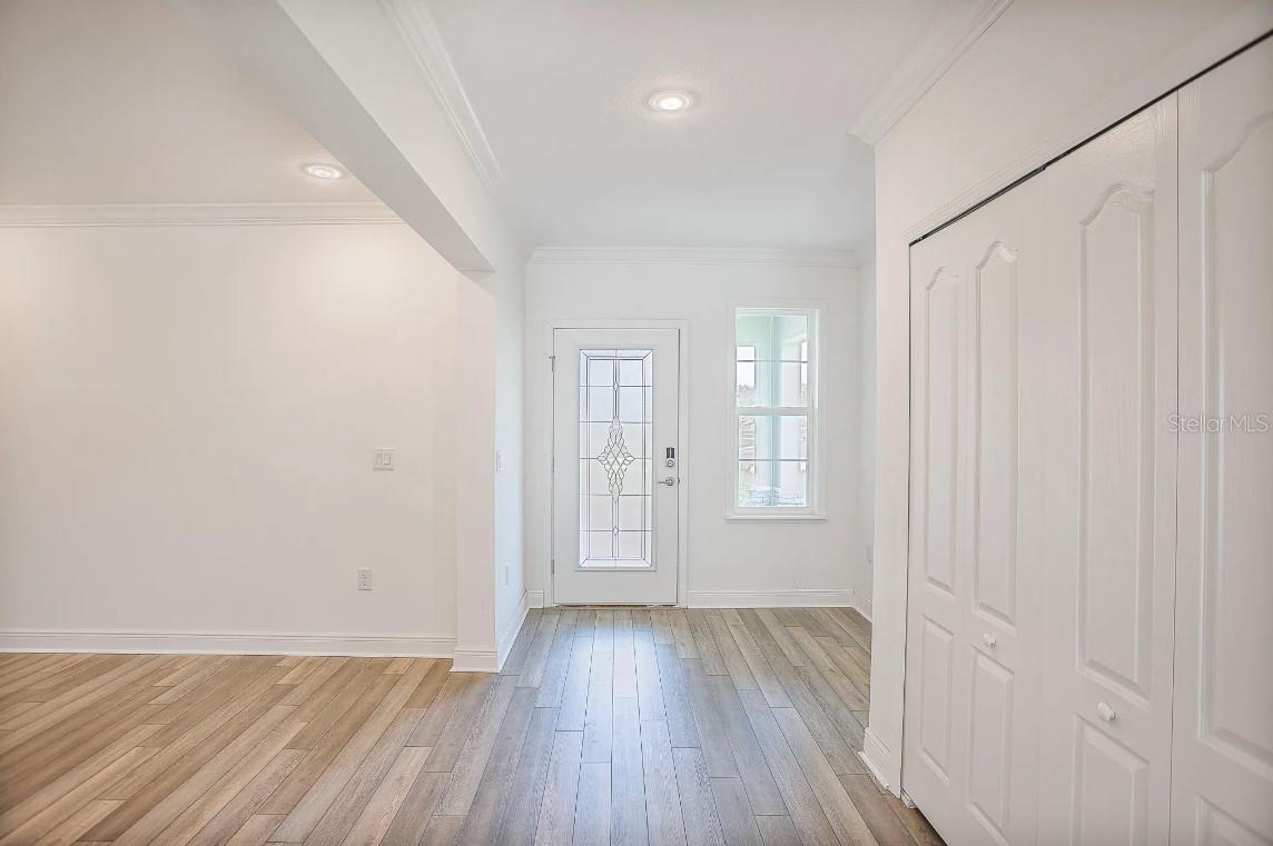 Image 16 of 25 For 1372 Hartsdale Street