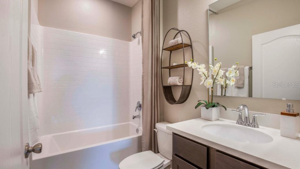 Image 24 of 25 For 1372 Hartsdale Street