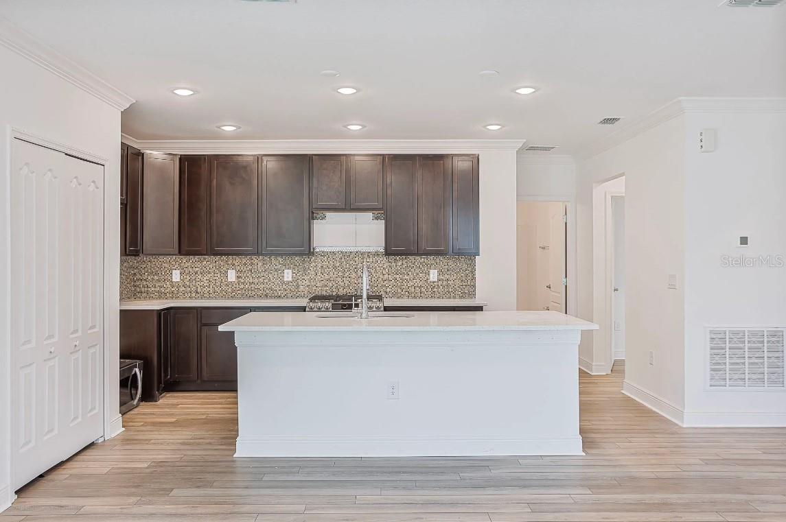 Image 4 of 25 For 1372 Hartsdale Street